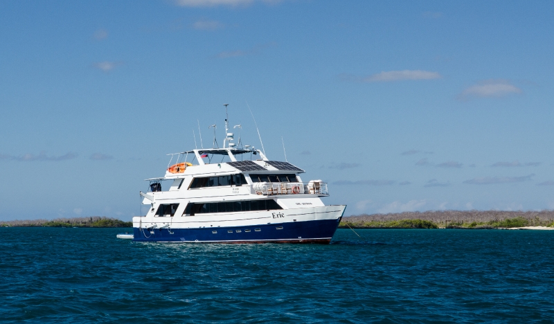 choosing a galapagos cruise